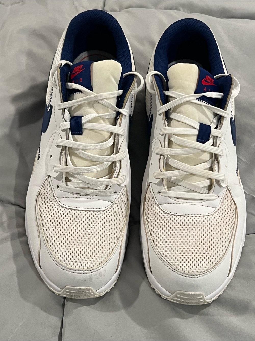 Nike Men’s White & Navy Air Running Shoes